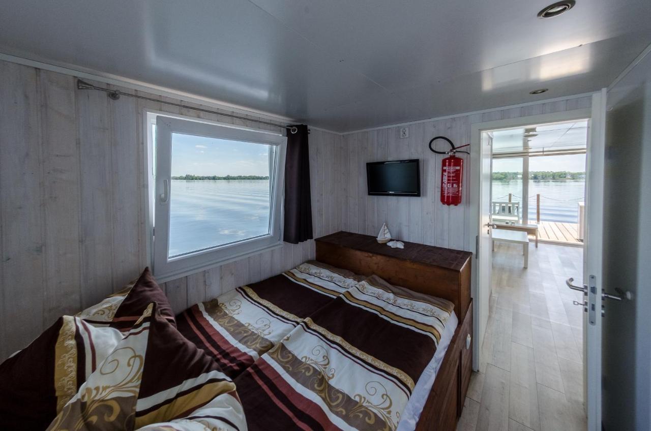 Hotel Feststehendes Hausboot Kolonie Zern Exterior foto