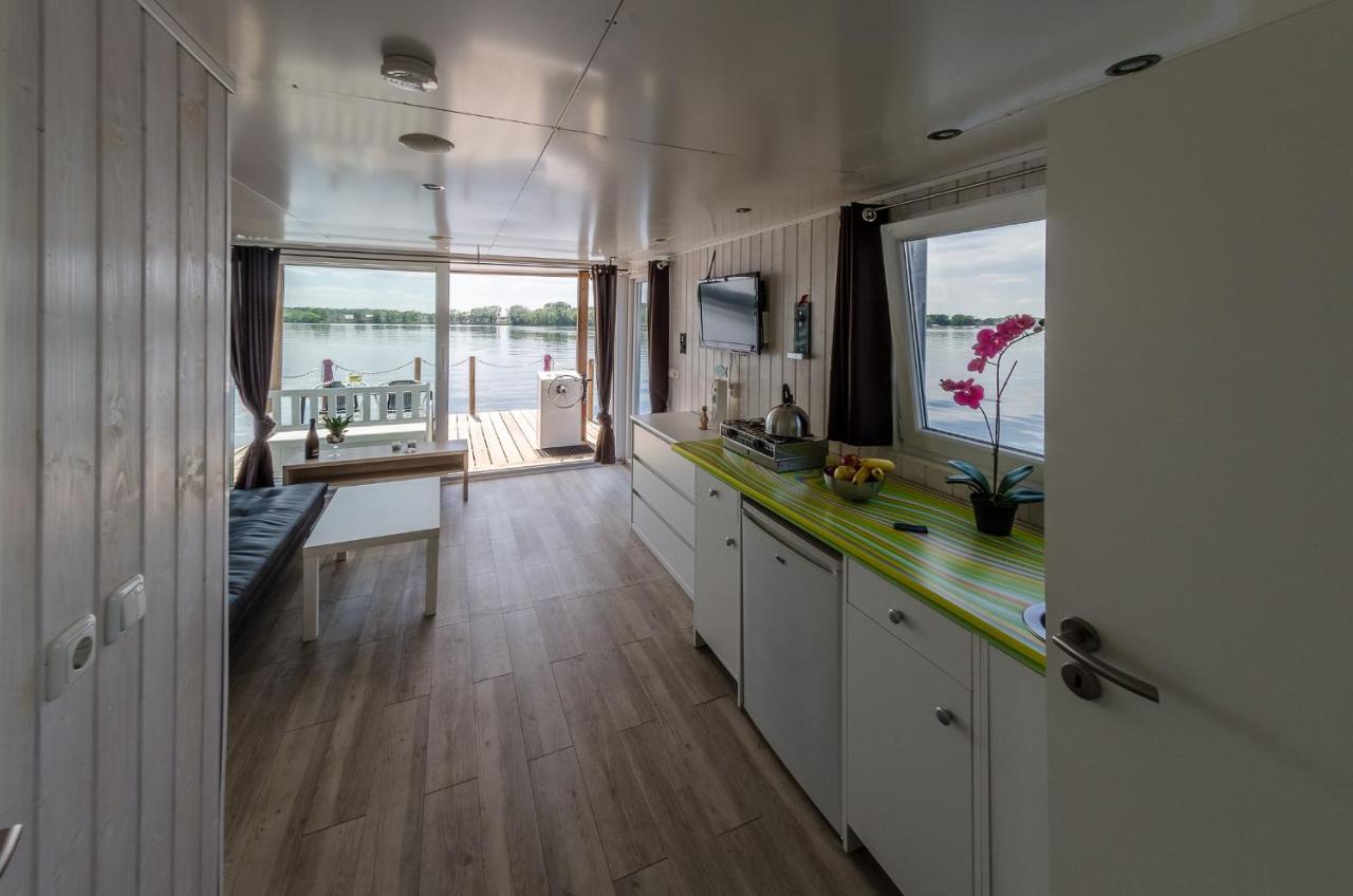 Hotel Feststehendes Hausboot Kolonie Zern Exterior foto
